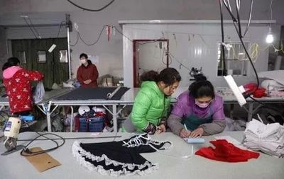 中国情趣内衣小镇:靠农村大妈一年赚10亿,承包全世界男人的高潮