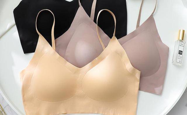 坚持白天不穿内衣一年，她的身体发生了这些变化